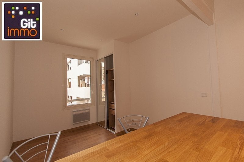 Flat Montée Commandant René Valentin in Marseille