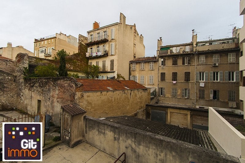 Flat Montée Commandant René Valentin in Marseille