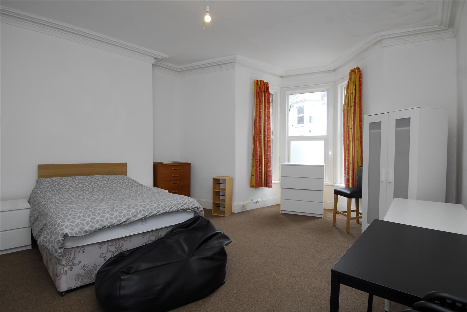Room Lisson Grove in Plymouth