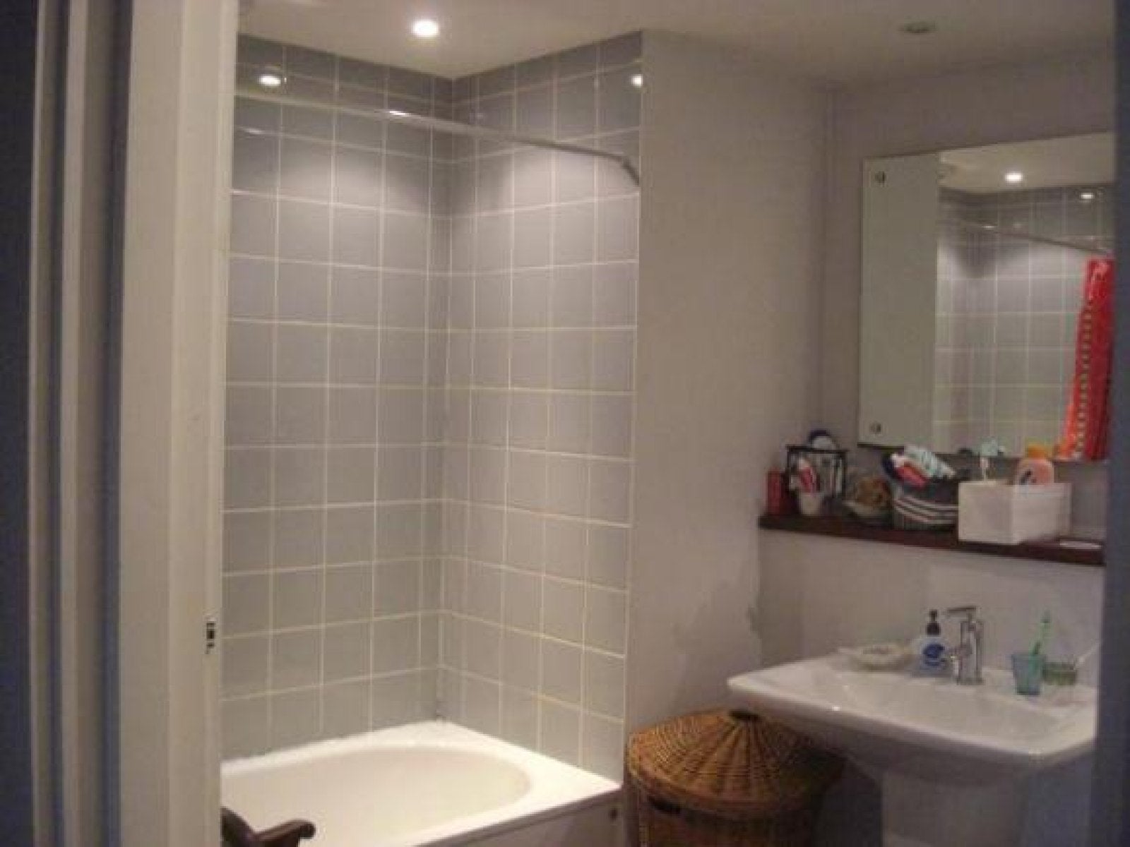 Room Aylmer Road in Greater London