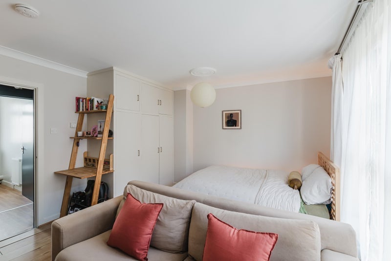 Flat Clarence Road in Greater London