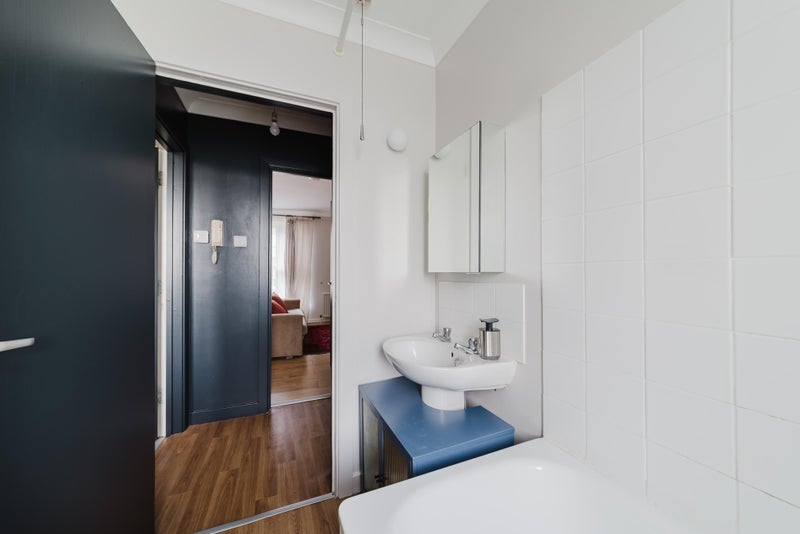 Flat Clarence Road in Greater London
