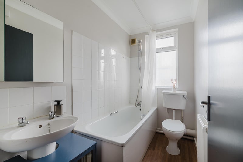 Flat Clarence Road in Greater London