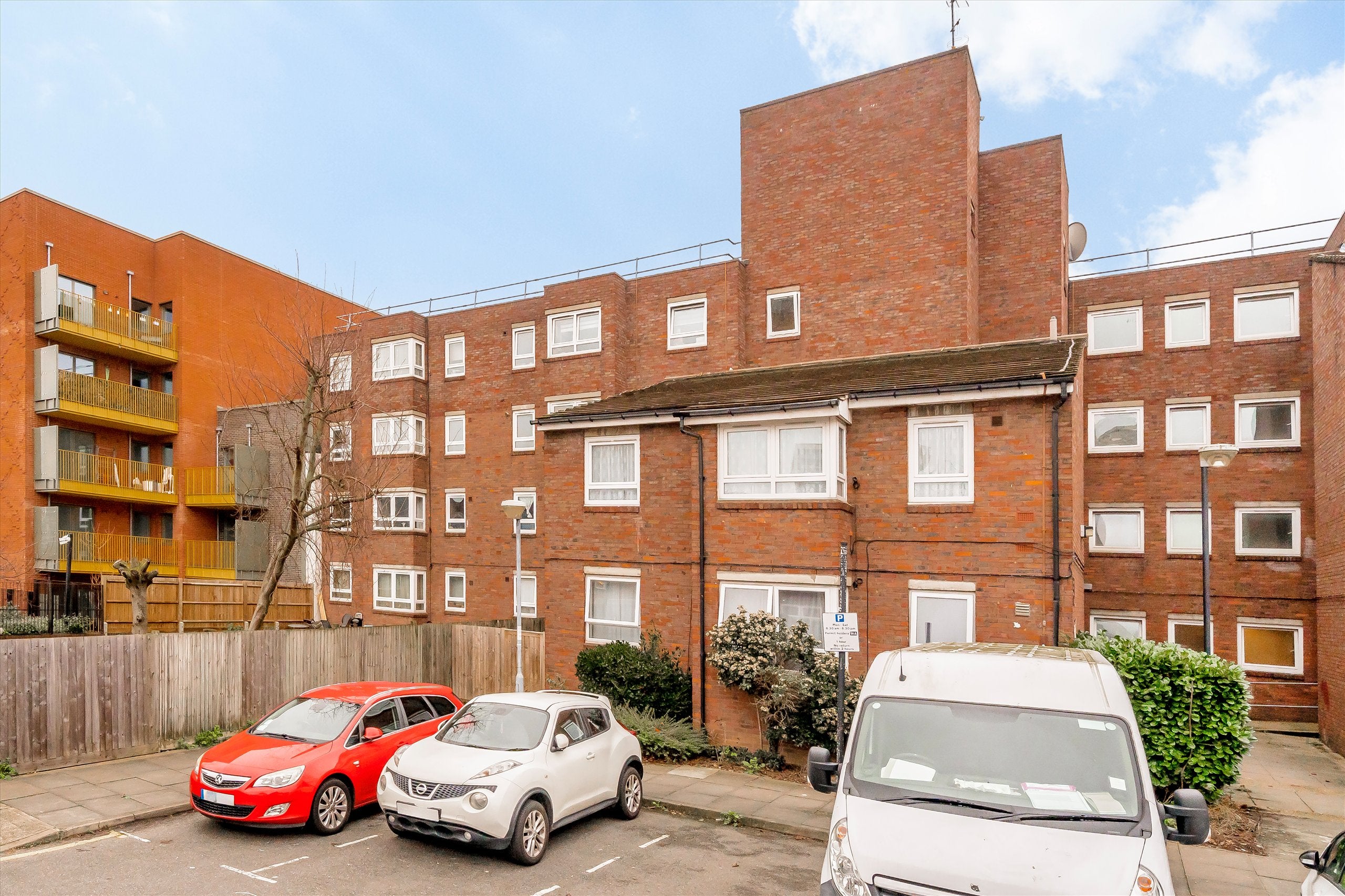 Flat Burrage Road in Greater London