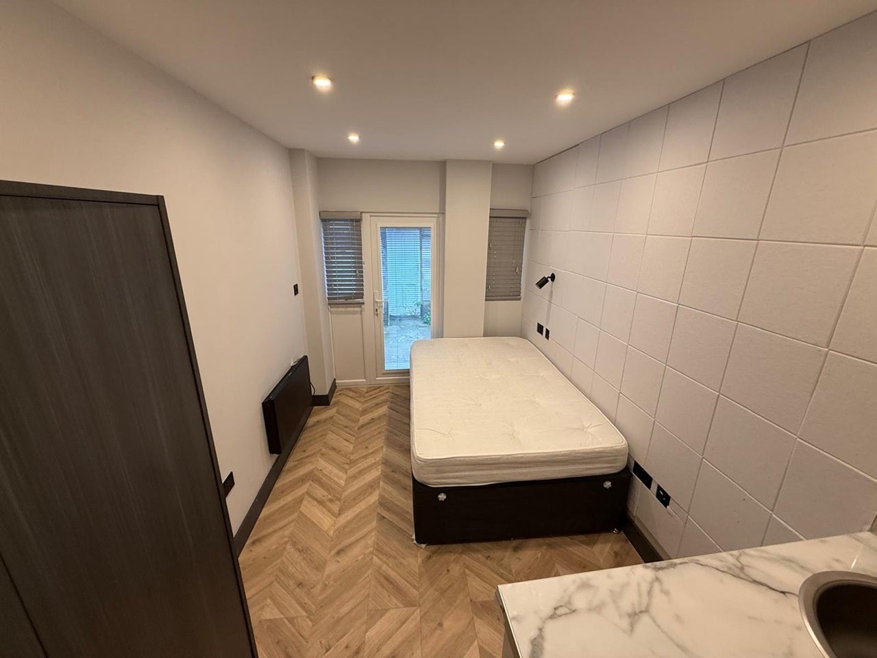 Flat Talbot Road in Greater London