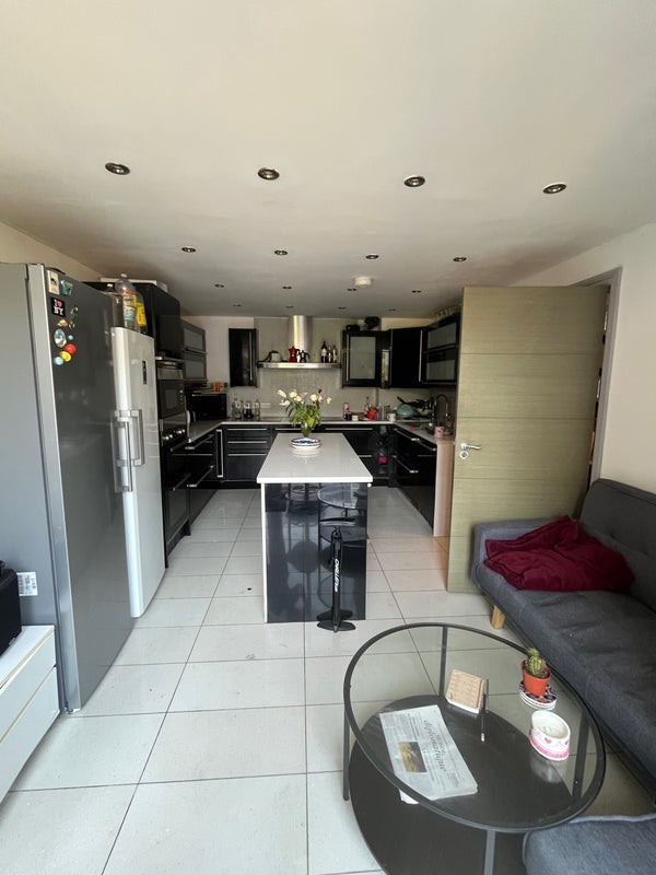 Room Hawtrey Road in Greater London