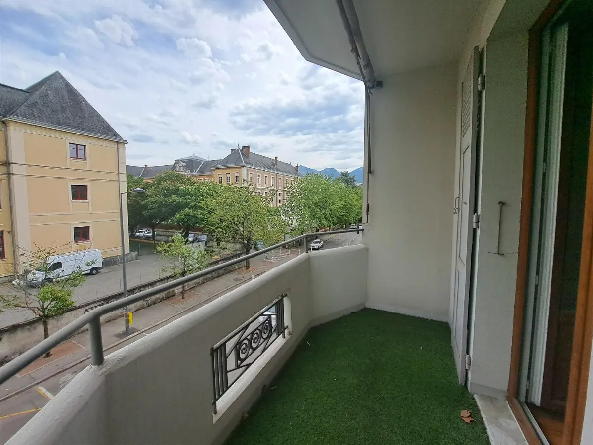 Flat Avenue Pierre Lanfrey in Chambéry