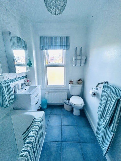 Room Meadow Road in Greater London