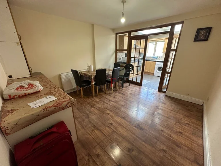 House Priory Way in Greater London