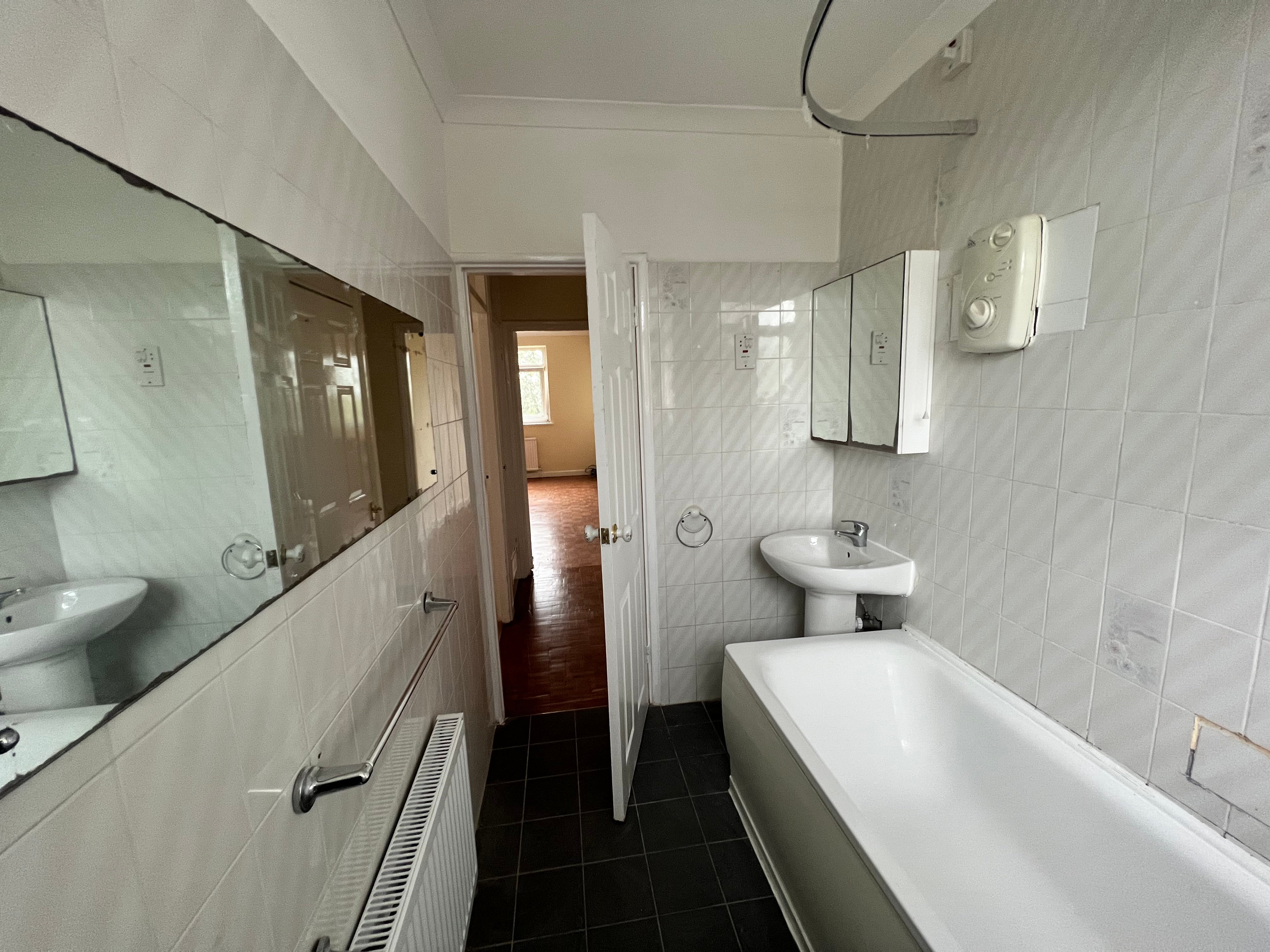 Flat Atherton Heights in London
