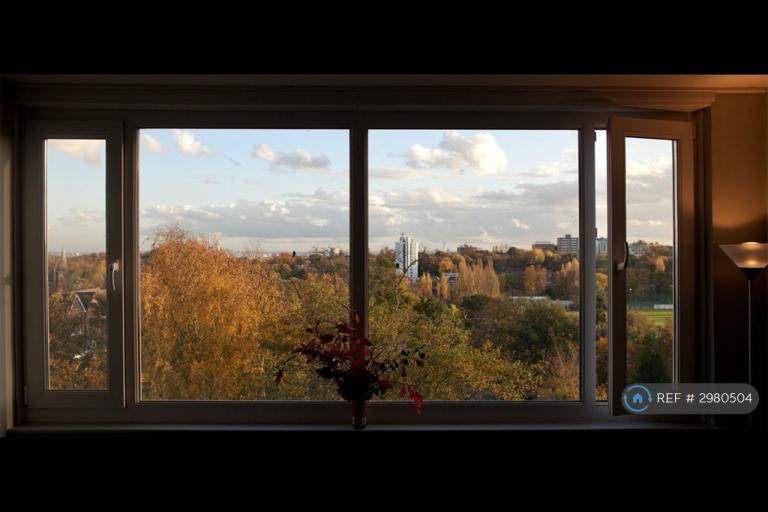 Flat Shepherds Hill in Greater London
