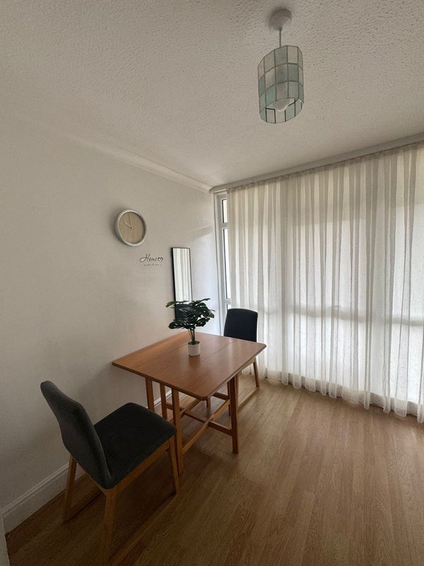 Room Canton Street in Greater London