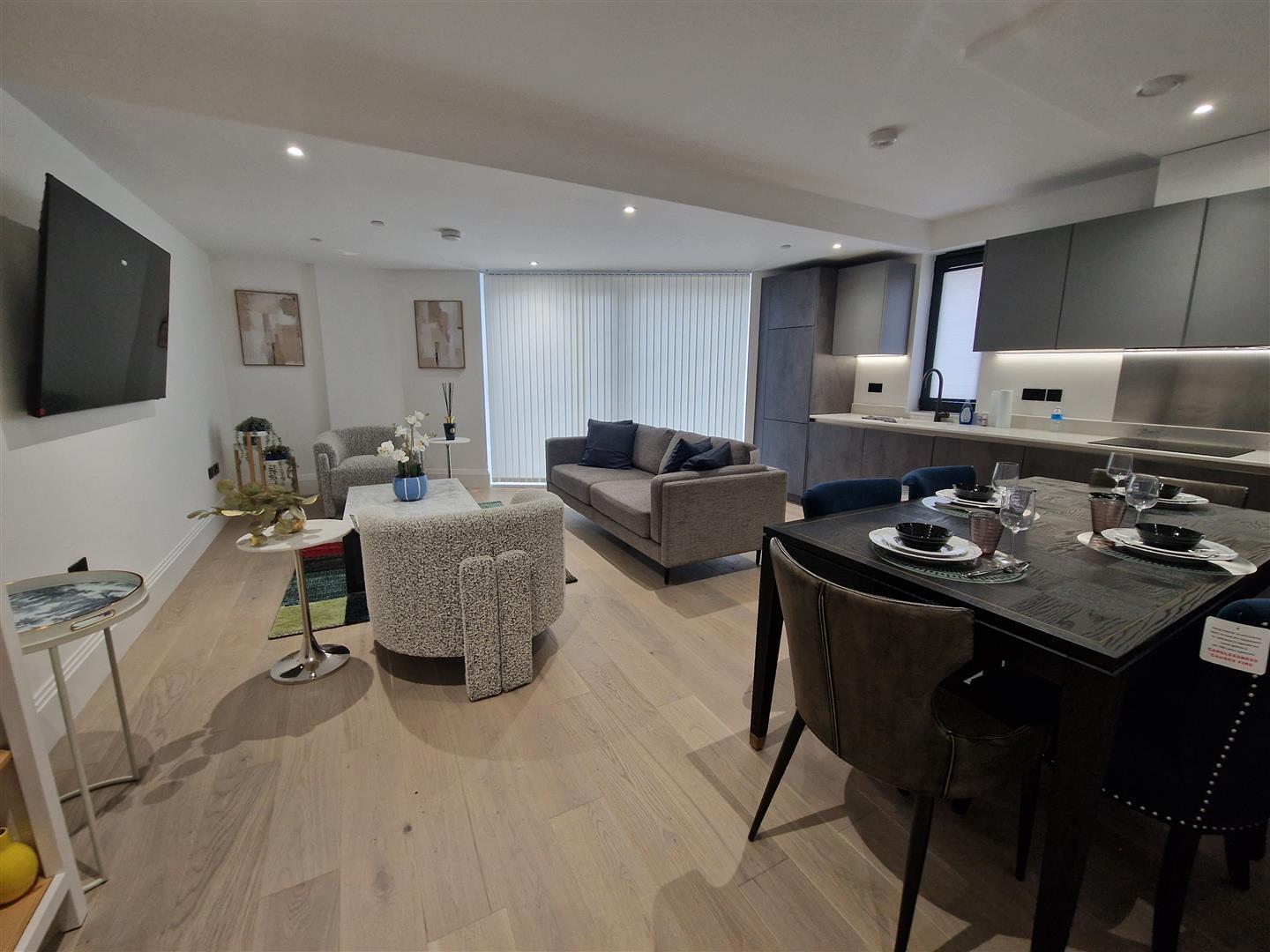 Flat Rotherhithe Street in Greater London
