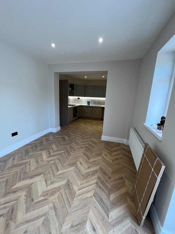 Flat Fenton Road in Greater London