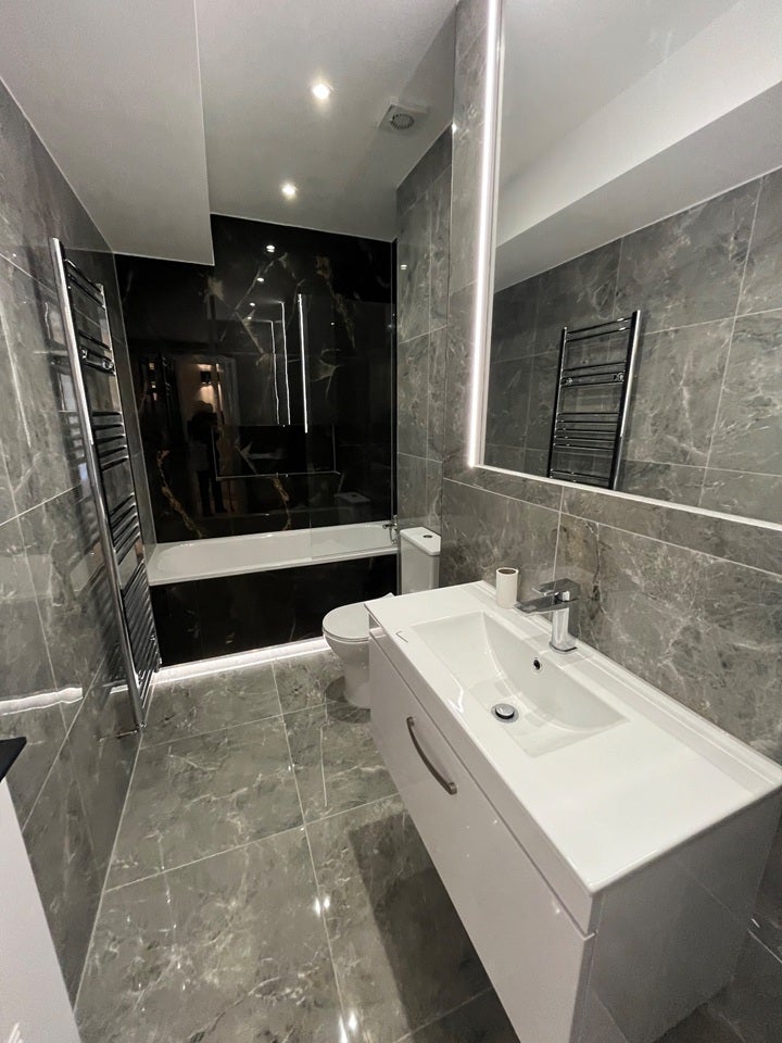 Flat Fenton Road in Greater London