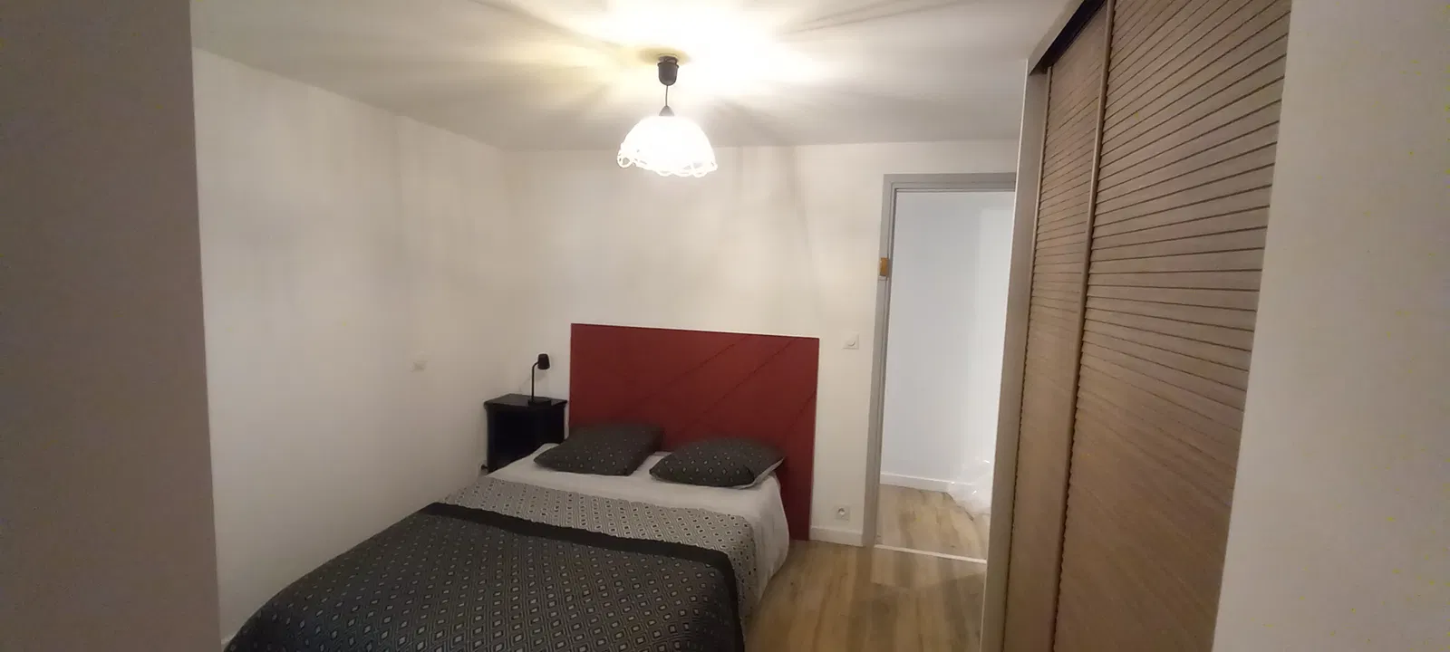 Room Rue de Château Vieux in Voreppe