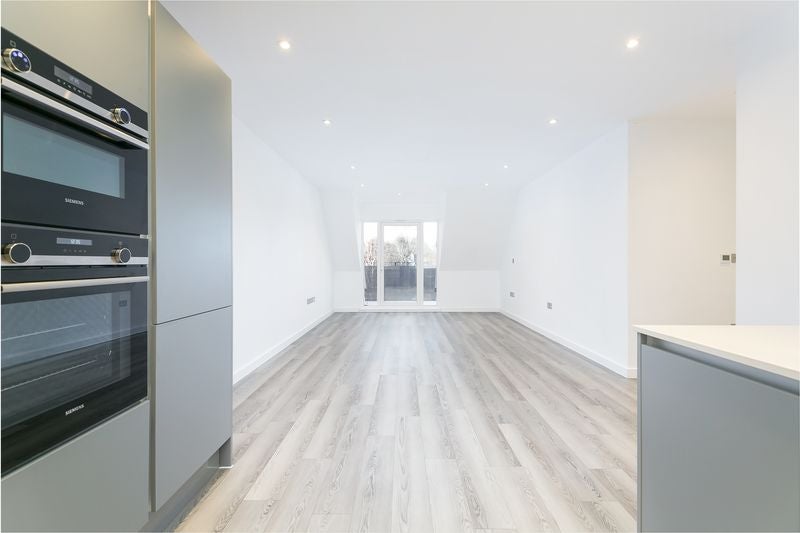 Flat Foxley Lane in Greater London