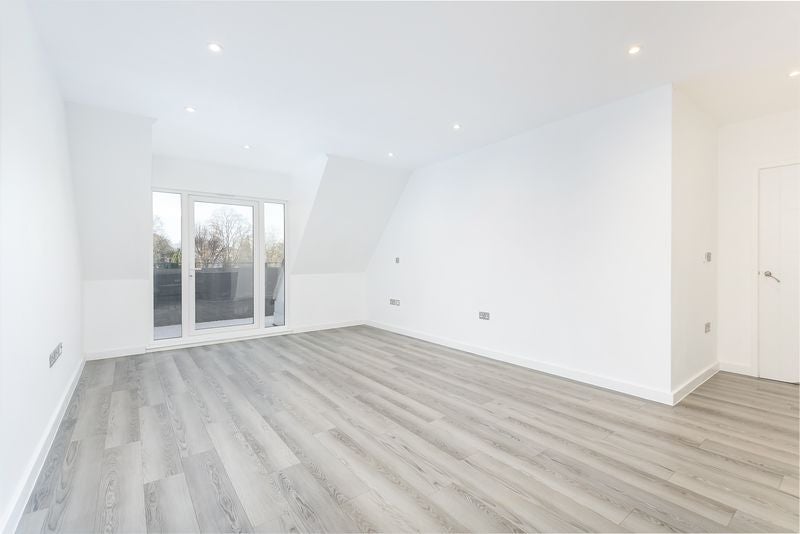 Flat Foxley Lane in Greater London