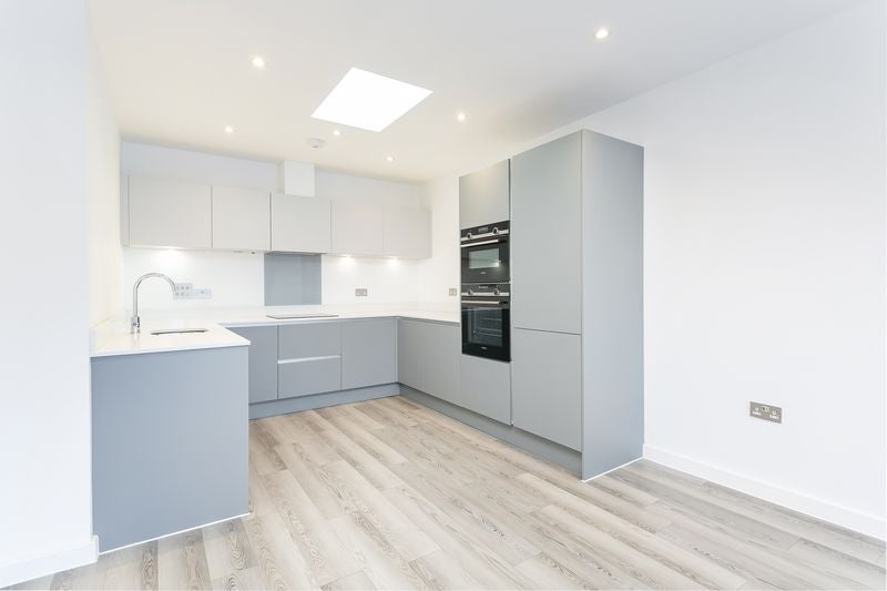 Flat Foxley Lane in Greater London