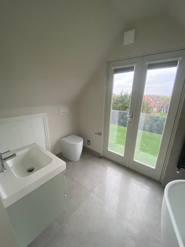 Flat Rydal Road in Greater London