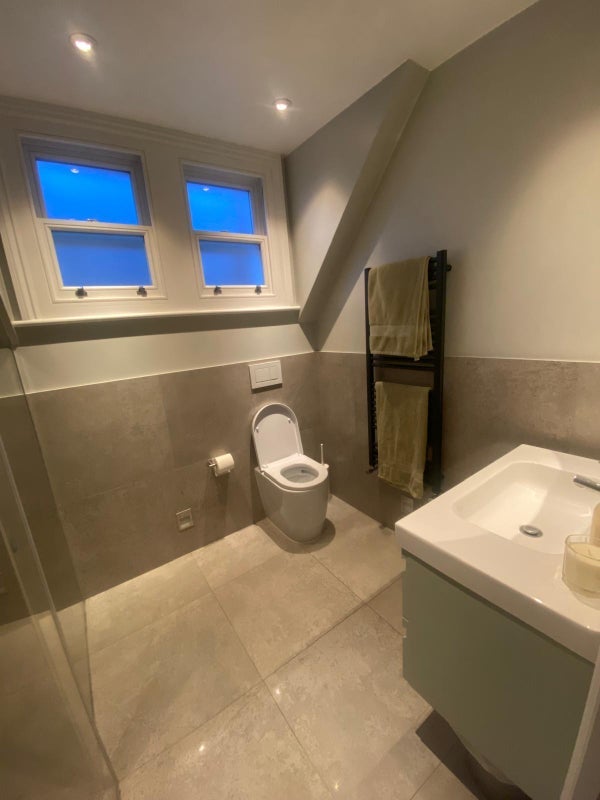 Flat Rydal Road in Greater London