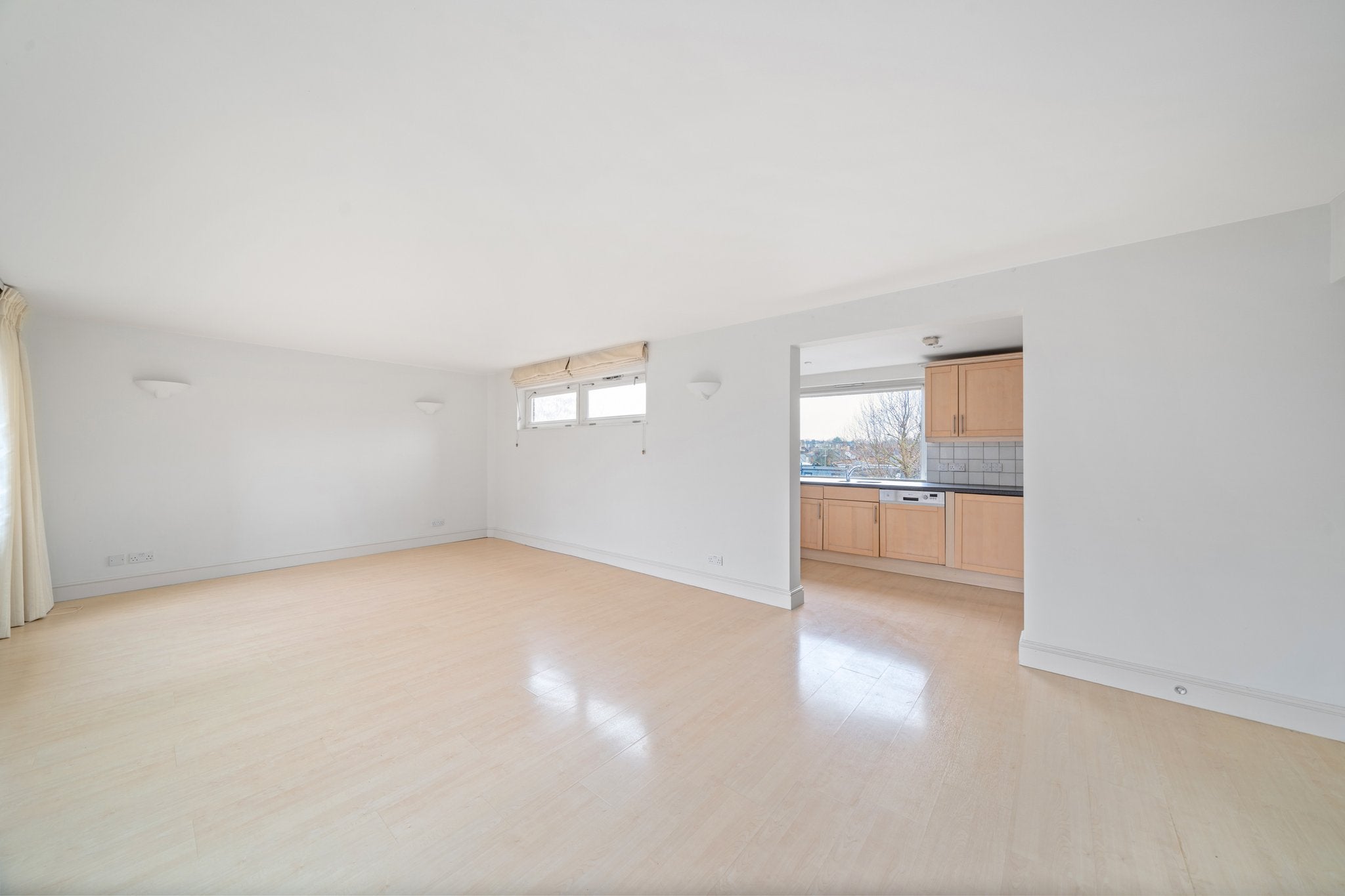 Flat Ravenscourt Gardens in Greater London