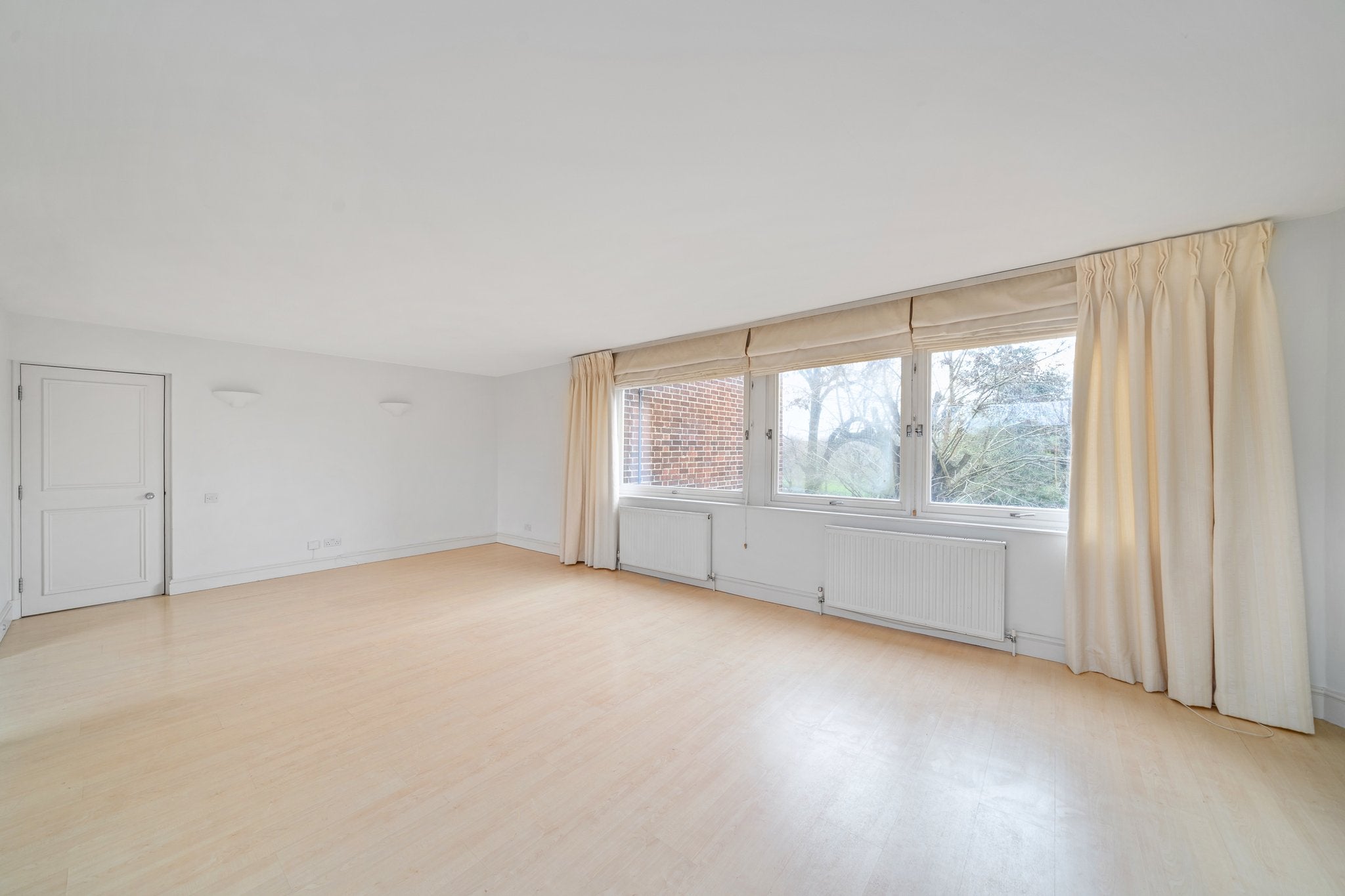 Flat Ravenscourt Gardens in Greater London