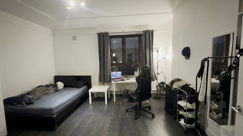 Room Burder Close in Greater London
