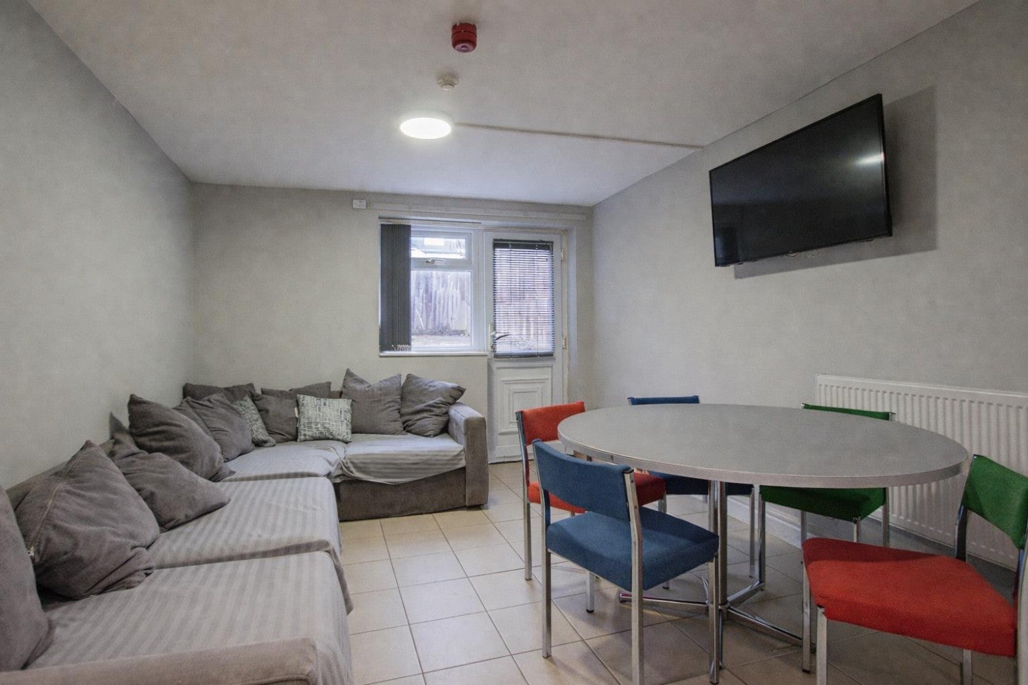 Flat Treherbert Street in Cardiff