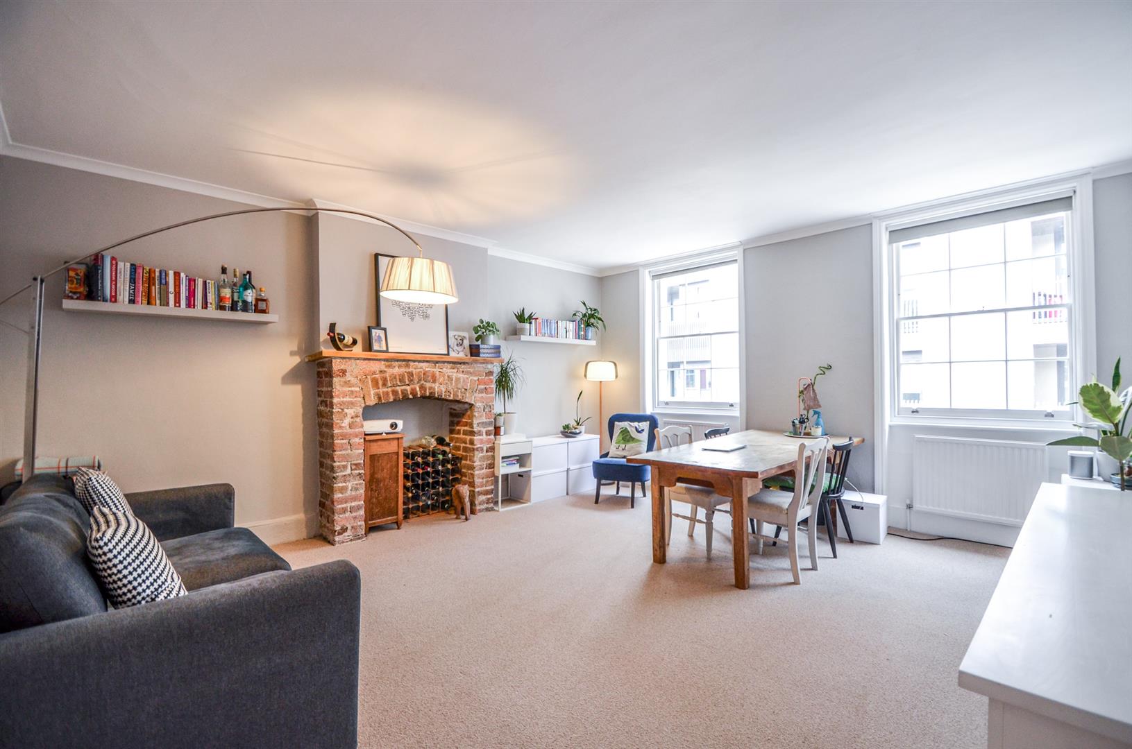 Flat Cleveland Street in Greater London