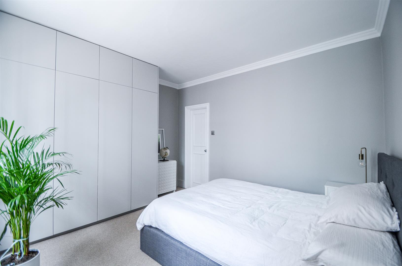 Flat Cleveland Street in Greater London