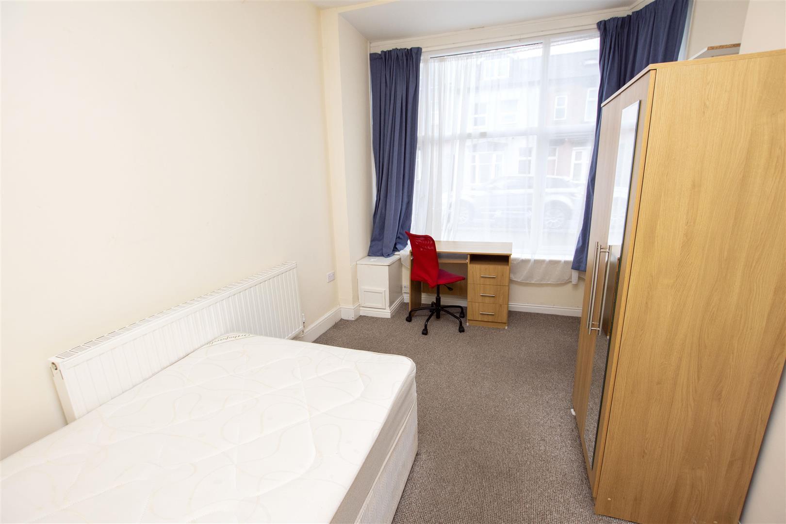 Flat Heeley Road in Birmingham