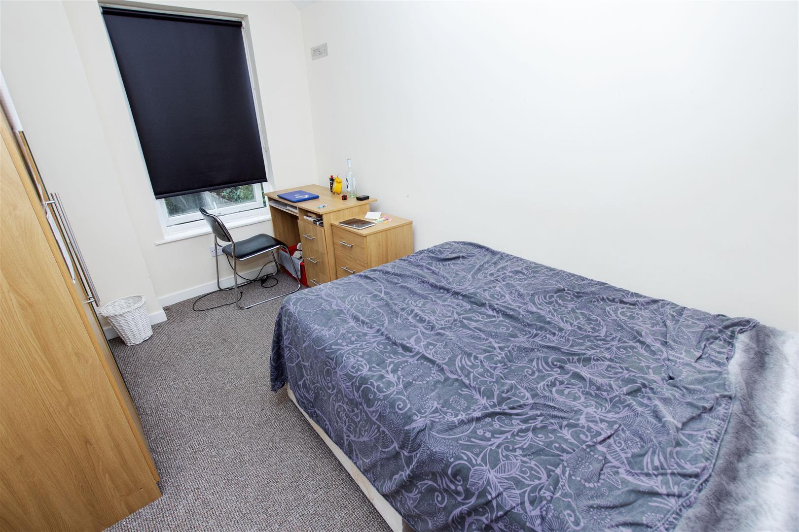 Flat Heeley Road in Birmingham