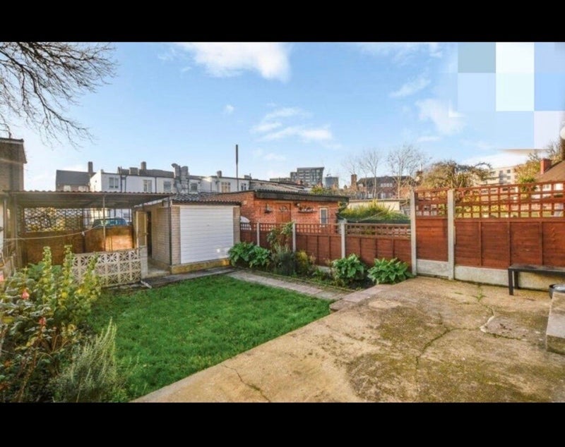Room Vivian Gardens in Greater London