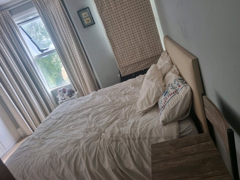 Room Garfield Road in Greater London