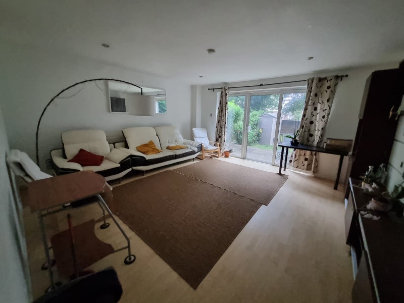 Room Tranton Road in Greater London
