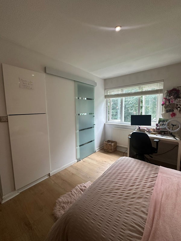 Room Tranton Road in Greater London