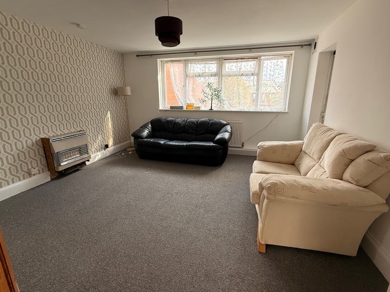 Room Maskelyne Avenue in Bristol