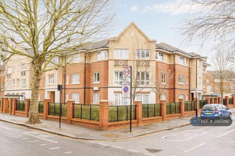 Flat Horn Lane in Greater London