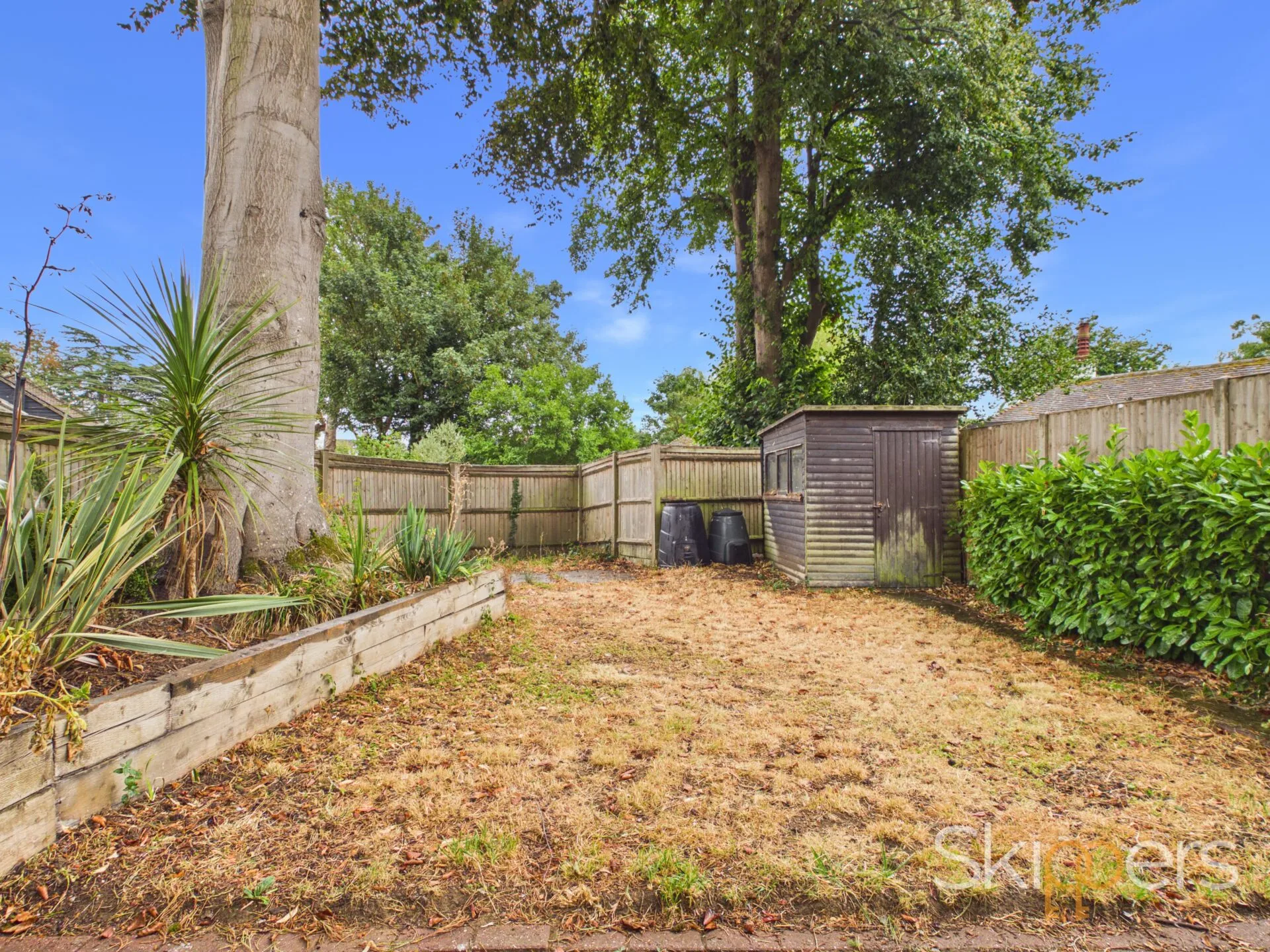 Flat Belmore Park in Ashford
