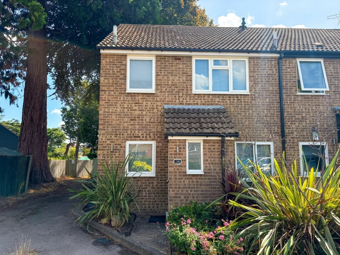 Flat Belmore Park in Ashford