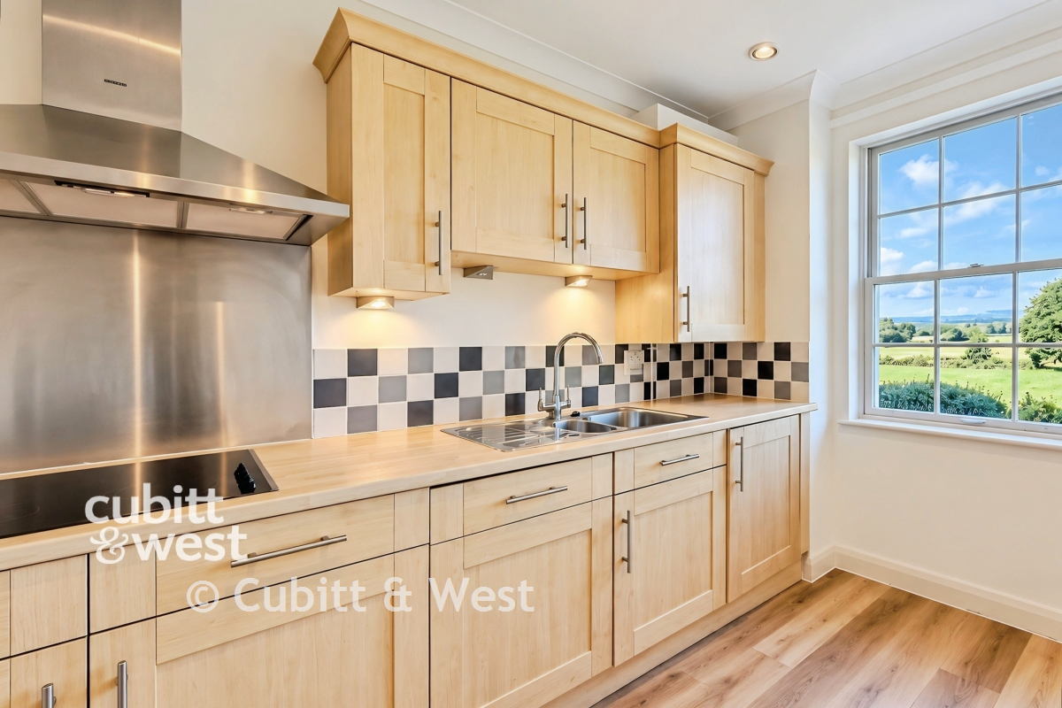 Flat Wheatcroft Court in Greater London