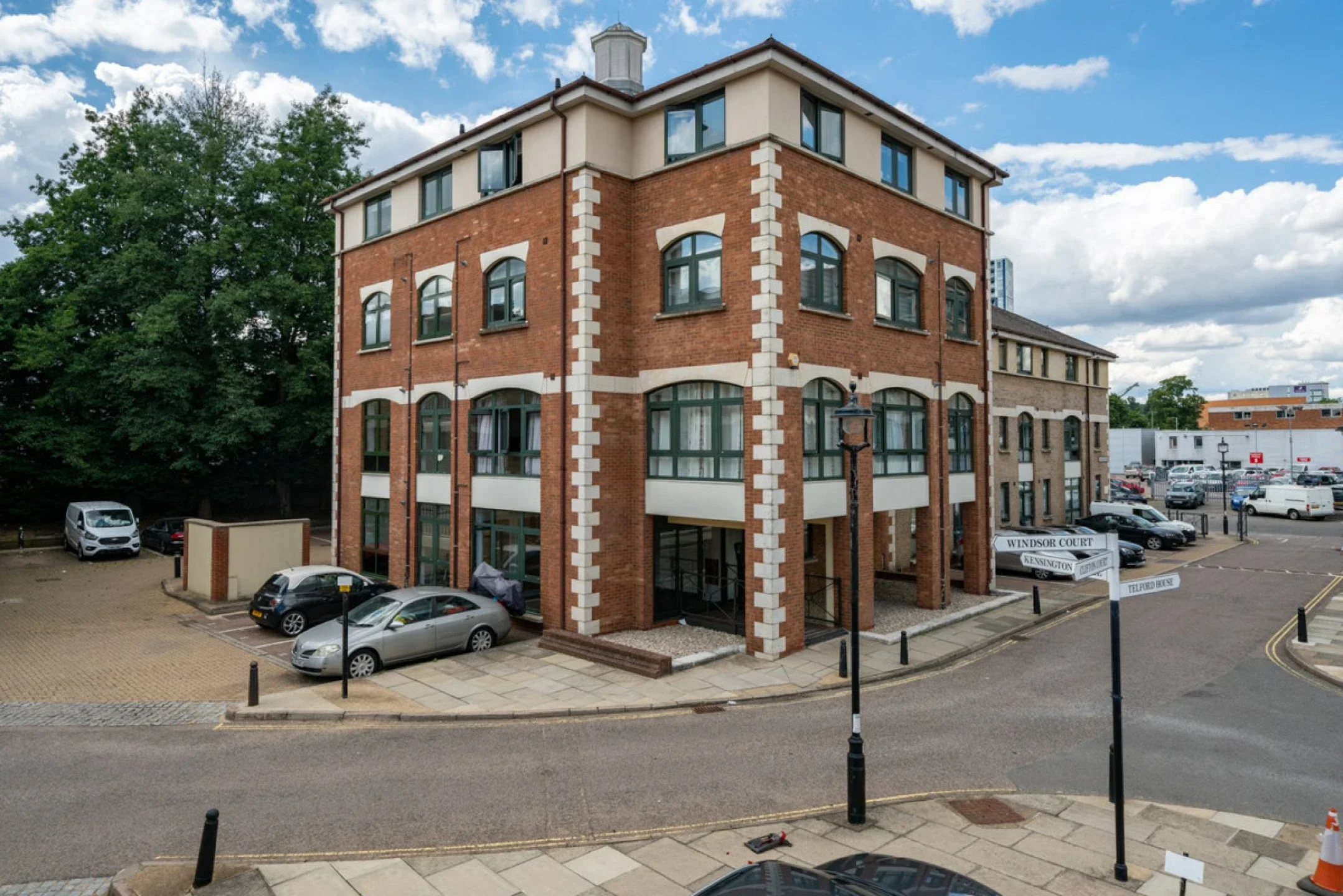 Flat Corner Hall in Dacorum