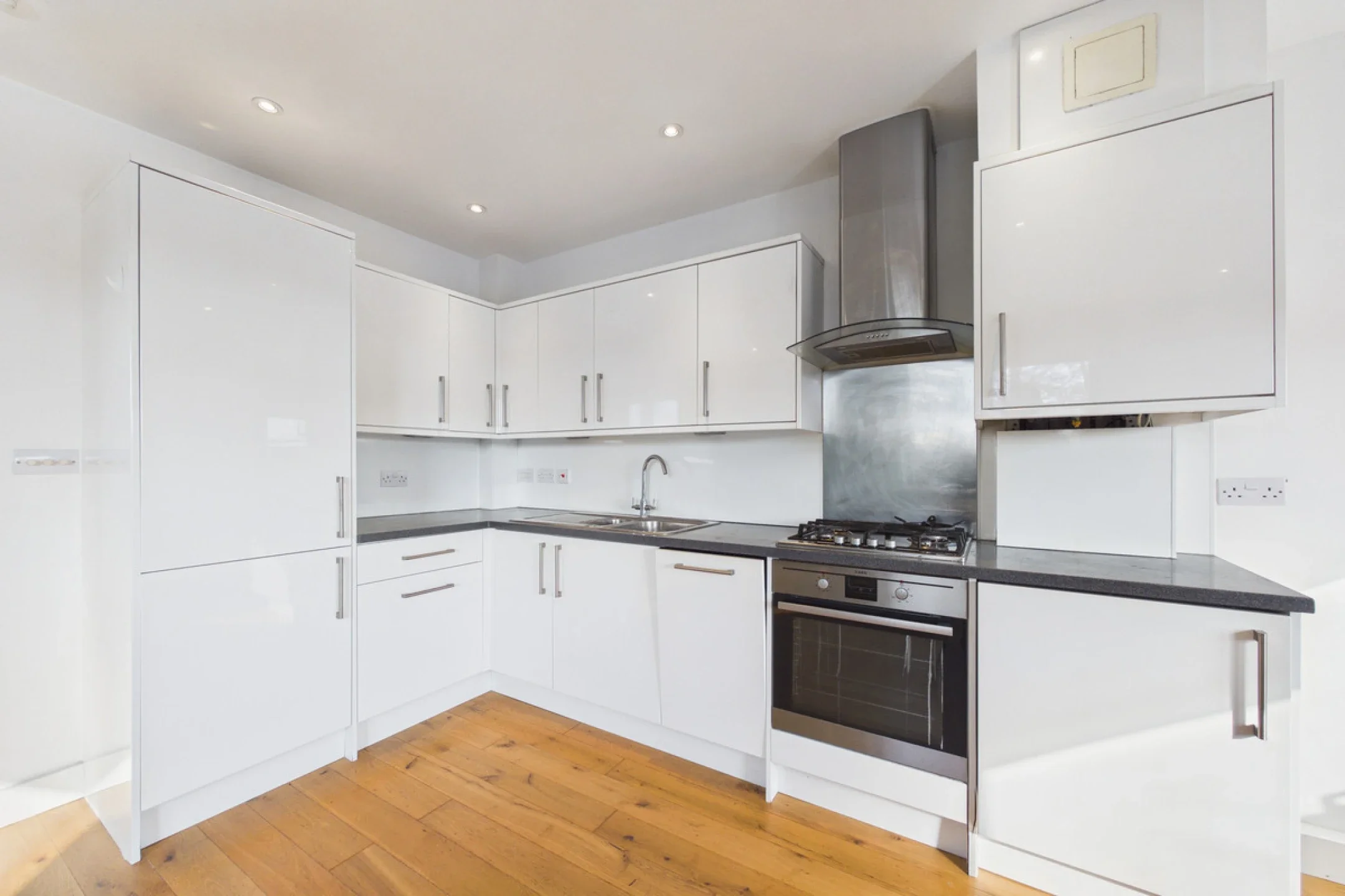 Flat Corner Hall in Dacorum