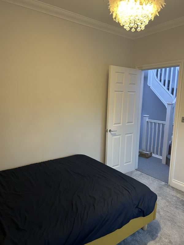 Room Gardner Road in Greater London