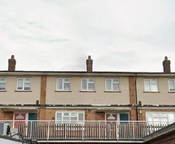 Flat Rose Lane in Greater London