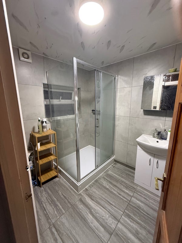 Room Heigham Road in Greater London