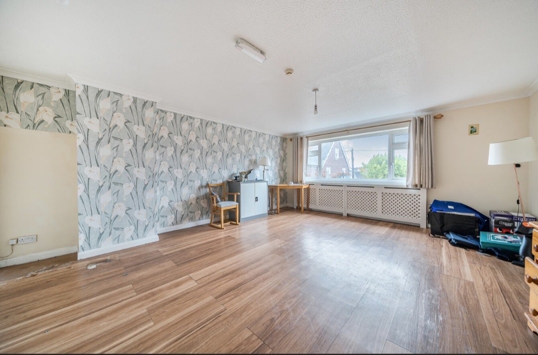 House Mayfield Road in Greater London