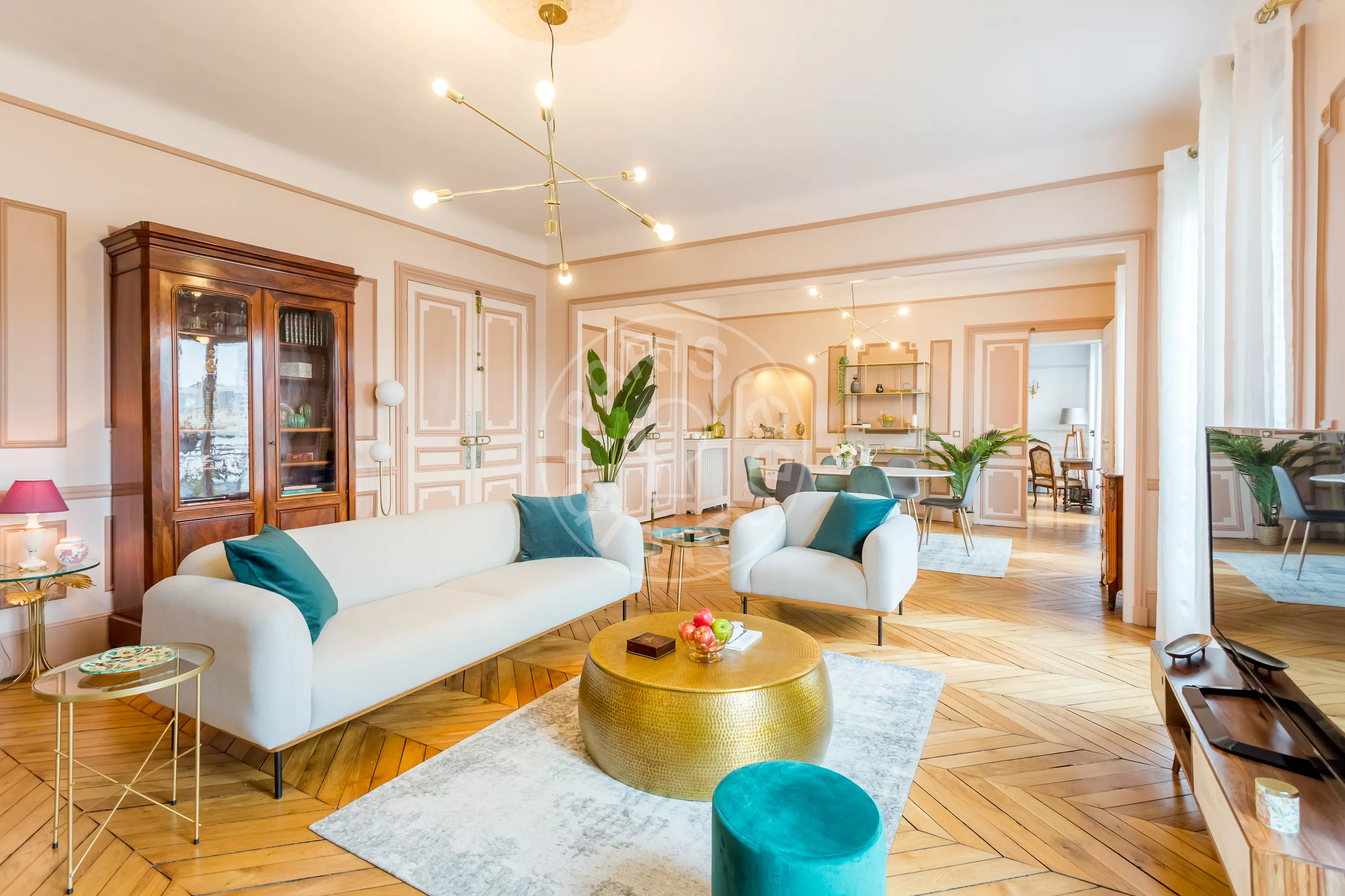 Flat Rue de Constantinople in Paris