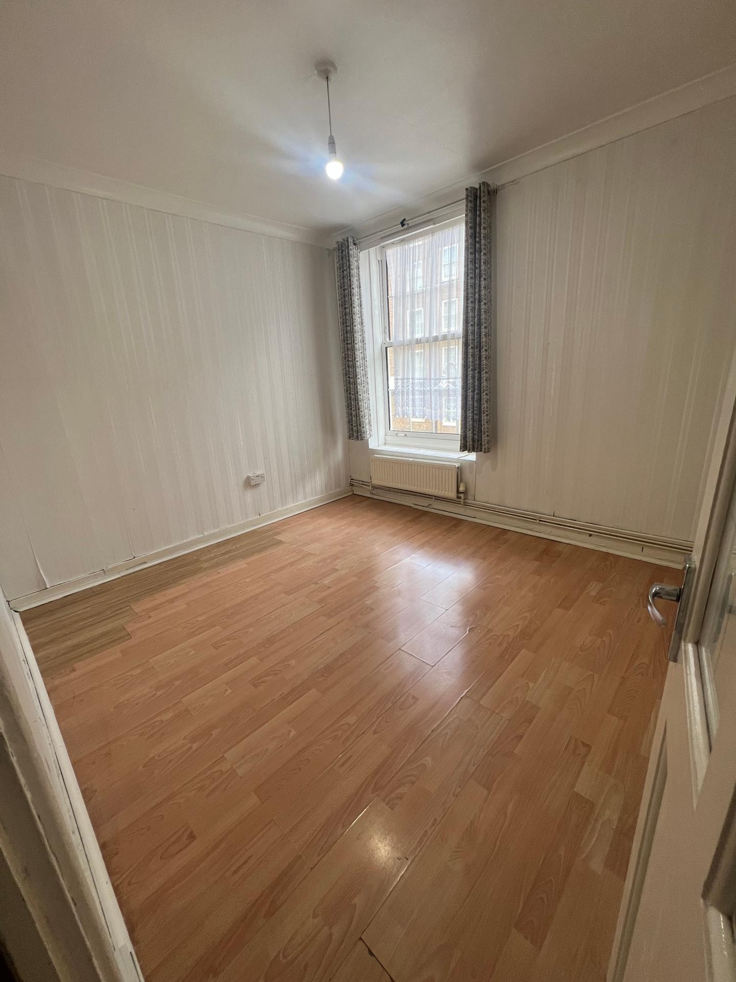 Flat Bodney Road in Greater London